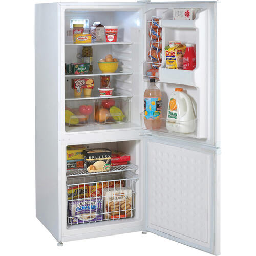 Avanti 9.2 cubic foot Bottom Freezer Refrigerator